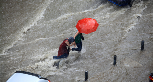 Maltempo nel Catanese: emergenza alluvioni e solidariet della comunit (video)